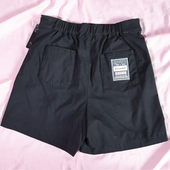 🅽🅴🆆 𝗥𝗔𝗥𝗘 𝐏𝐋𝐀𝐘𝐁𝐎𝐘 black skort with buckles, size Medium