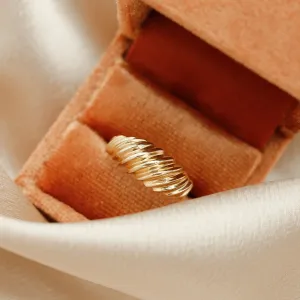 10K Wave Dome Ring