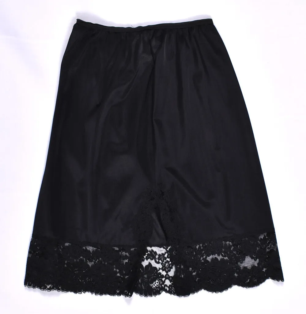 1960s Wide Lace Hem Back Slit Black Half Slip