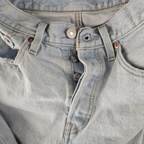 501 '90s jeans in light wash