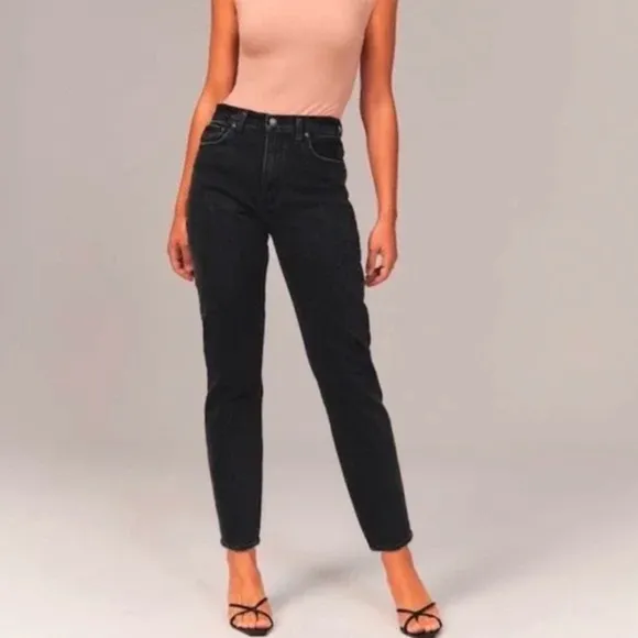 Abercrombie &amp; Fitch - High Rise '80s Mom Jeans - Gray/Black