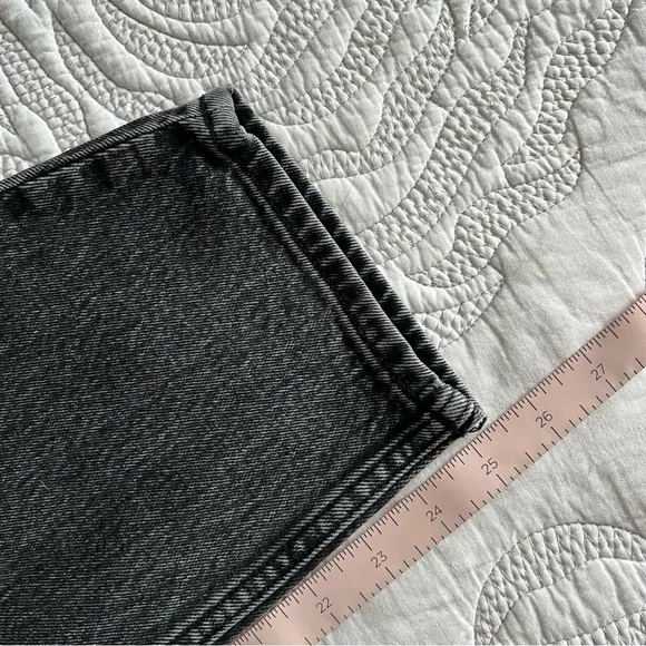 Abercrombie &amp; Fitch - High Rise '80s Mom Jeans - Gray/Black