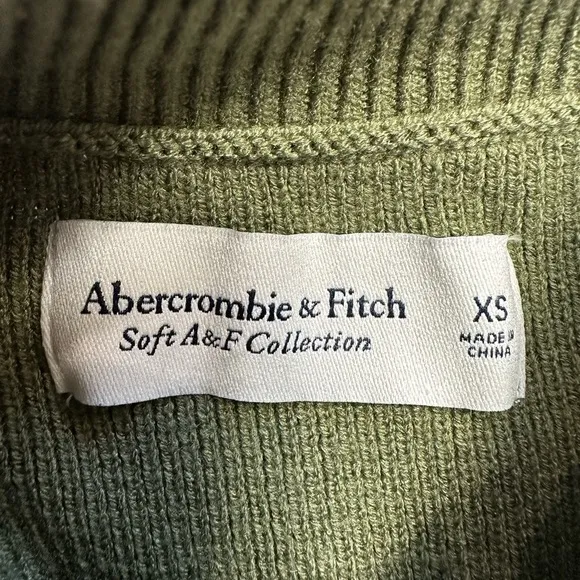 ABERCROMBIE AND FITCH Soft A&amp;F Crewneck Sweater, size XSMALL