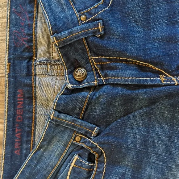 ARIAT Ruby Caliente slim fit bootcut cowgirl jeans medium wash sz 30R 30x31.75L
