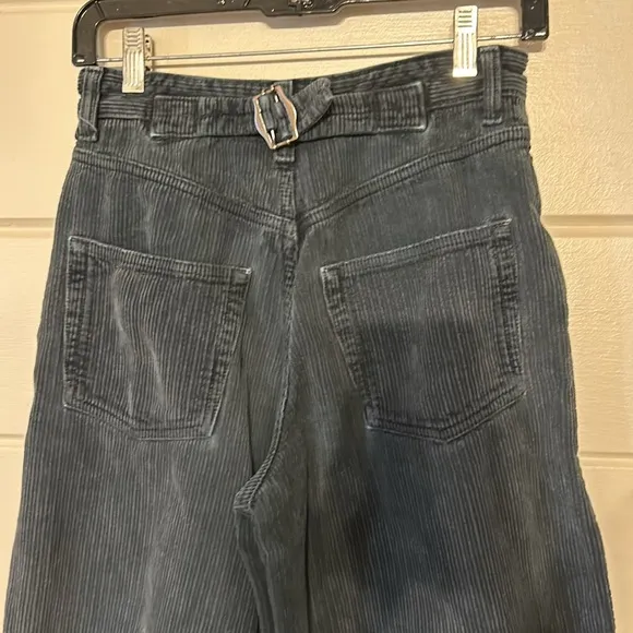 BDG Logan Cinch Back Corduroy Jeans Size 26