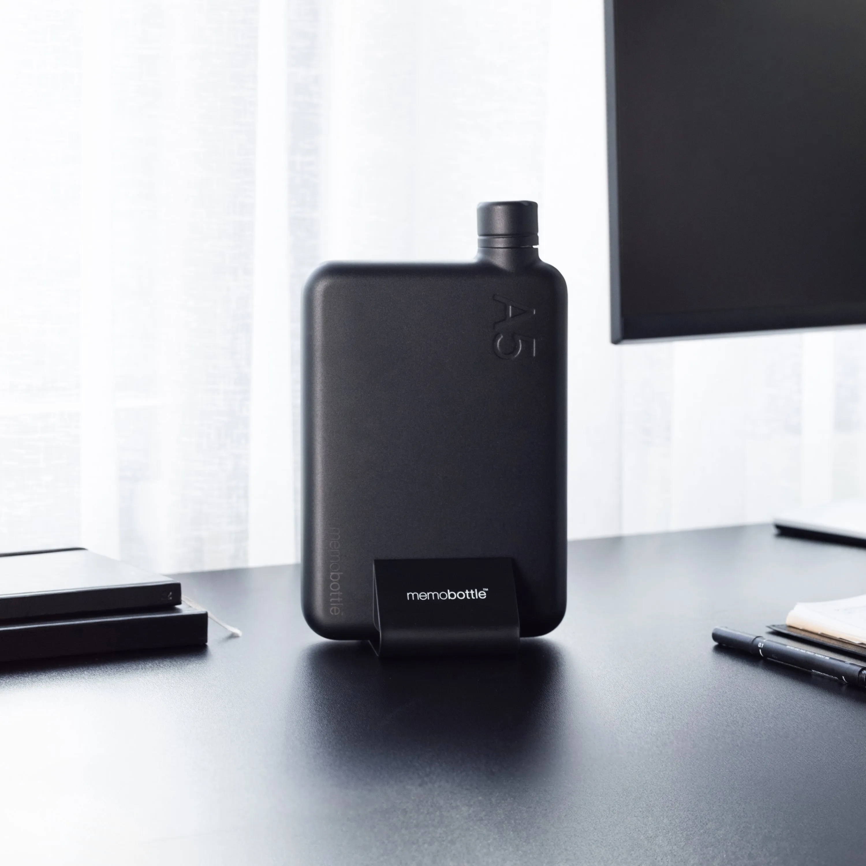 Black Desk Stand (Stainless Steel memobottle)