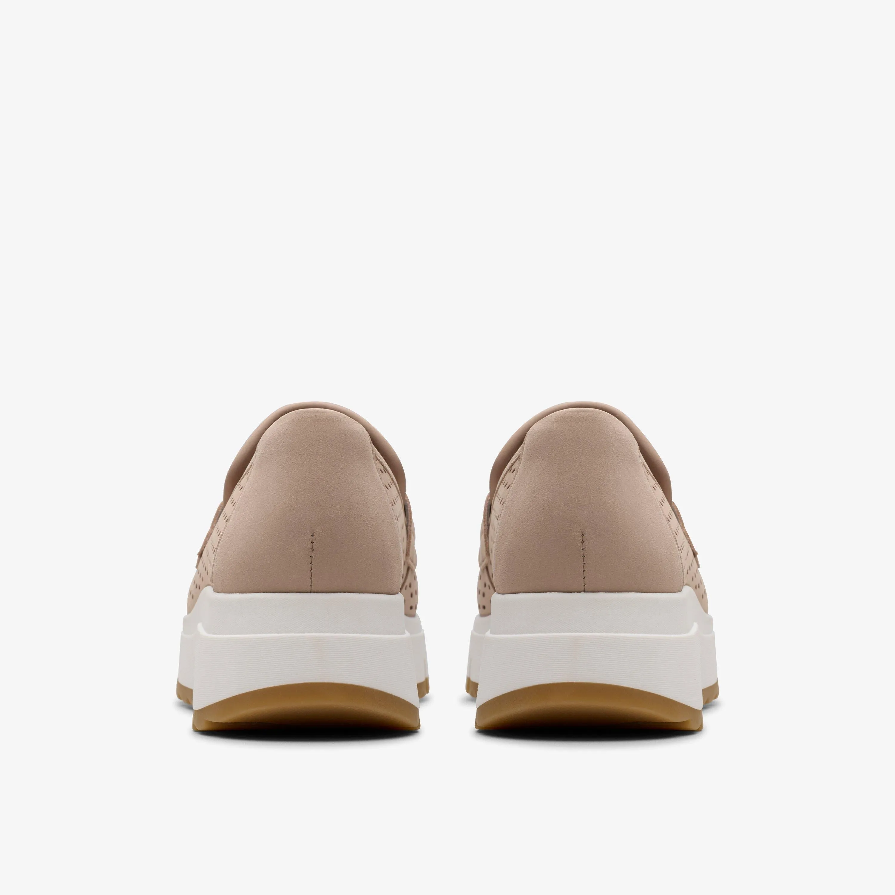 Clarks Women's Loriini Edge Sand Nubuck 26181449