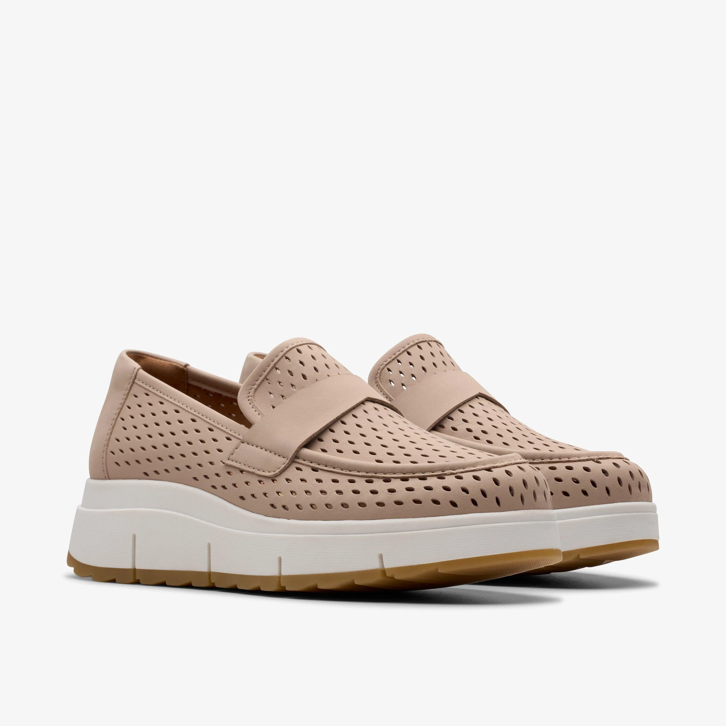 Clarks Women's Loriini Edge Sand Nubuck 26181449