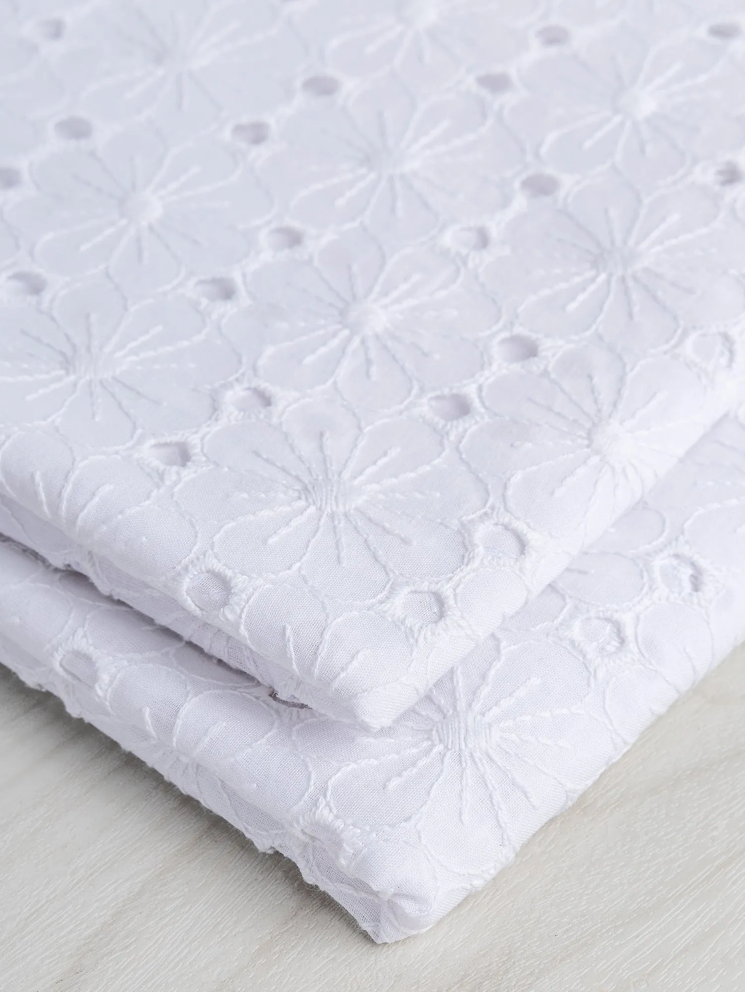 Daisy Cotton Eyelet Deadstock - White