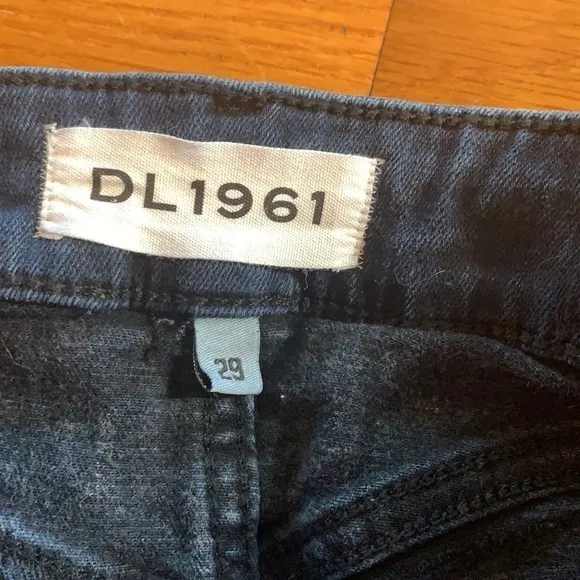 DL1961 Florence Instasculpt Dark Blue Denim Jeans size 29 Raw Edge Leg