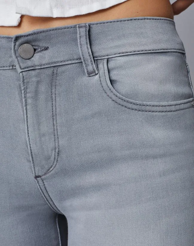 DL1961 Mara Straight - Mid Rise Instascupt Lt. Smoke