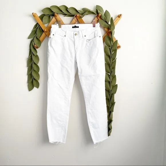 Eileen Fisher White Raw Hem Slim Fit Jeans