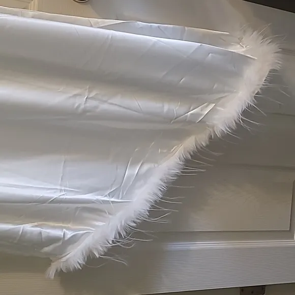 Faux Feather Trim White Sleeveless Asymmetrical PJ Sleepwear Satin Dress, 22-24