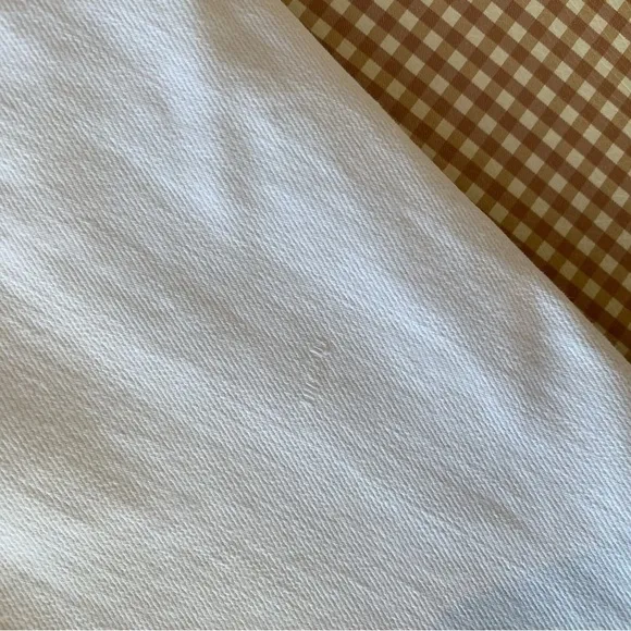 FRAME Le High Straight Blanc white jeans raw hem. Size 32