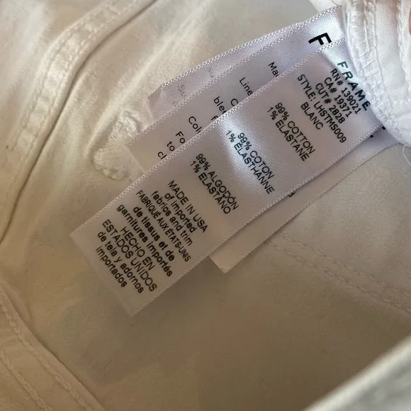 FRAME Le High Straight Blanc white jeans raw hem. Size 32