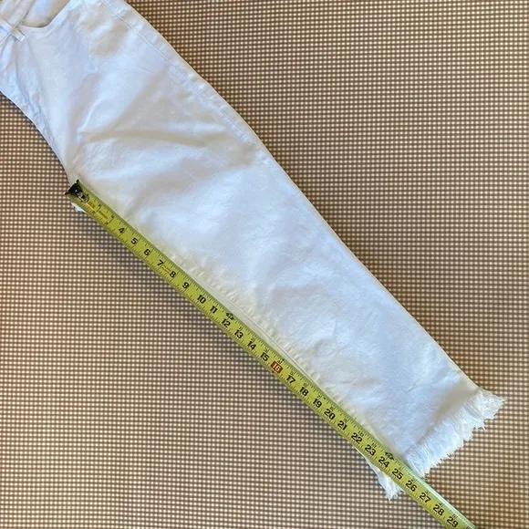 FRAME Le High Straight Blanc white jeans raw hem. Size 32
