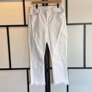 FRAME Le High Straight Blanc white jeans raw hem. Size 32