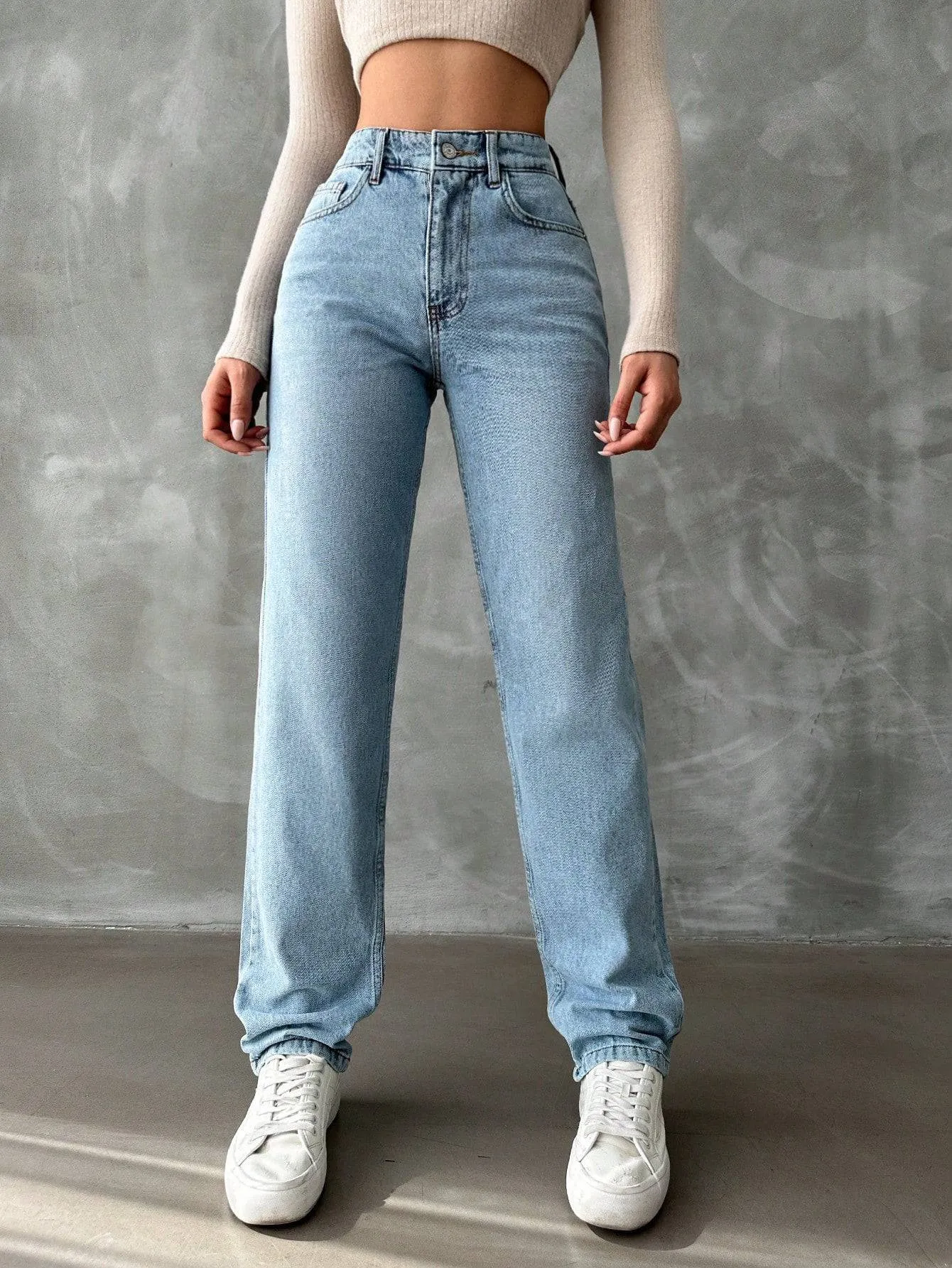 Go-To Blues Straight Fit Jeans