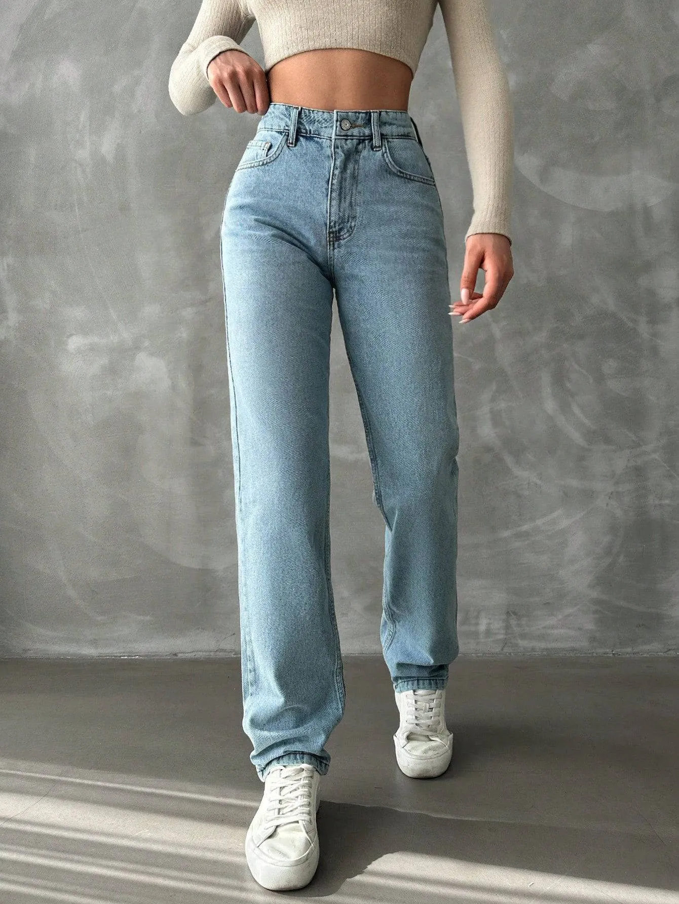 Go-To Blues Straight Fit Jeans