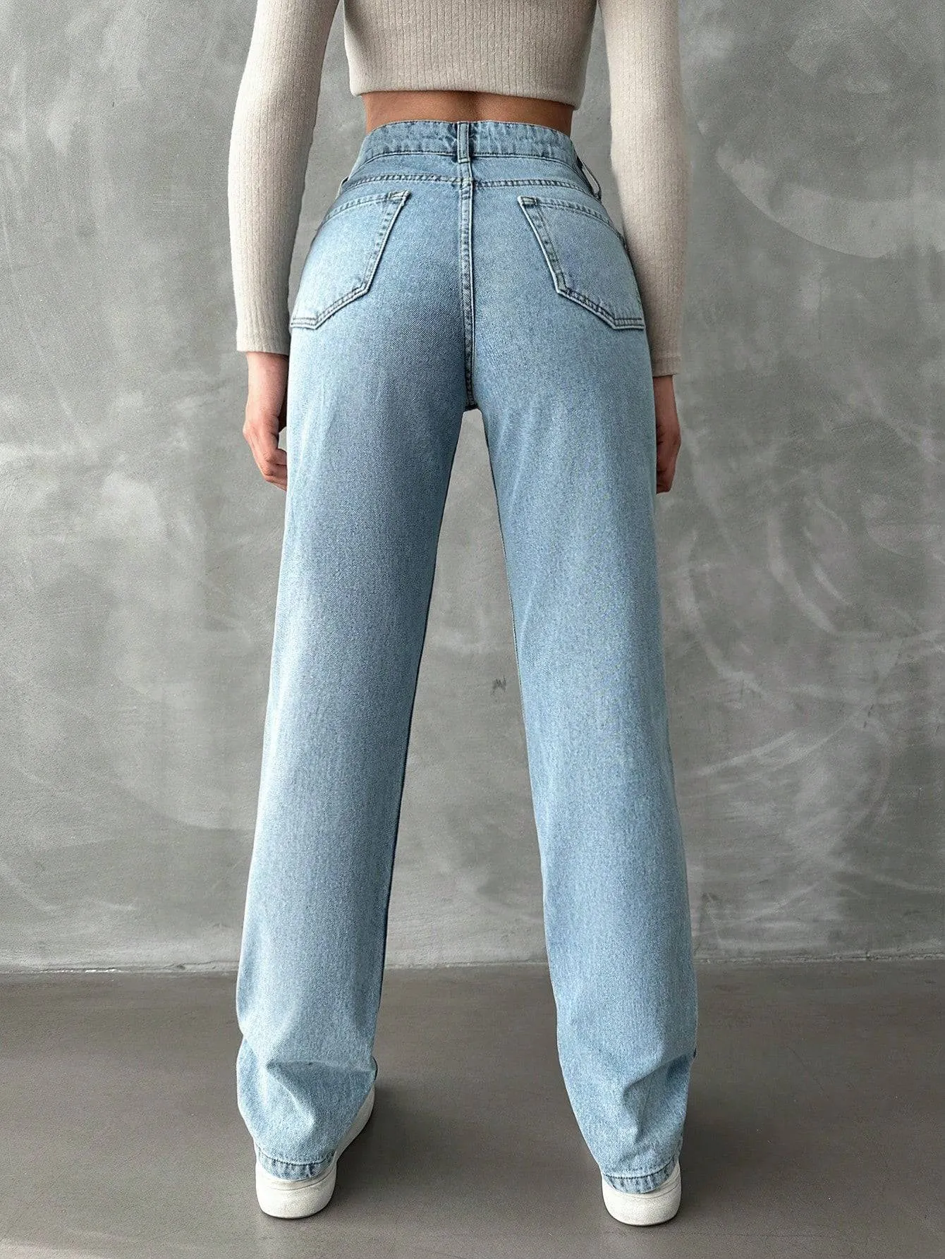Go-To Blues Straight Fit Jeans