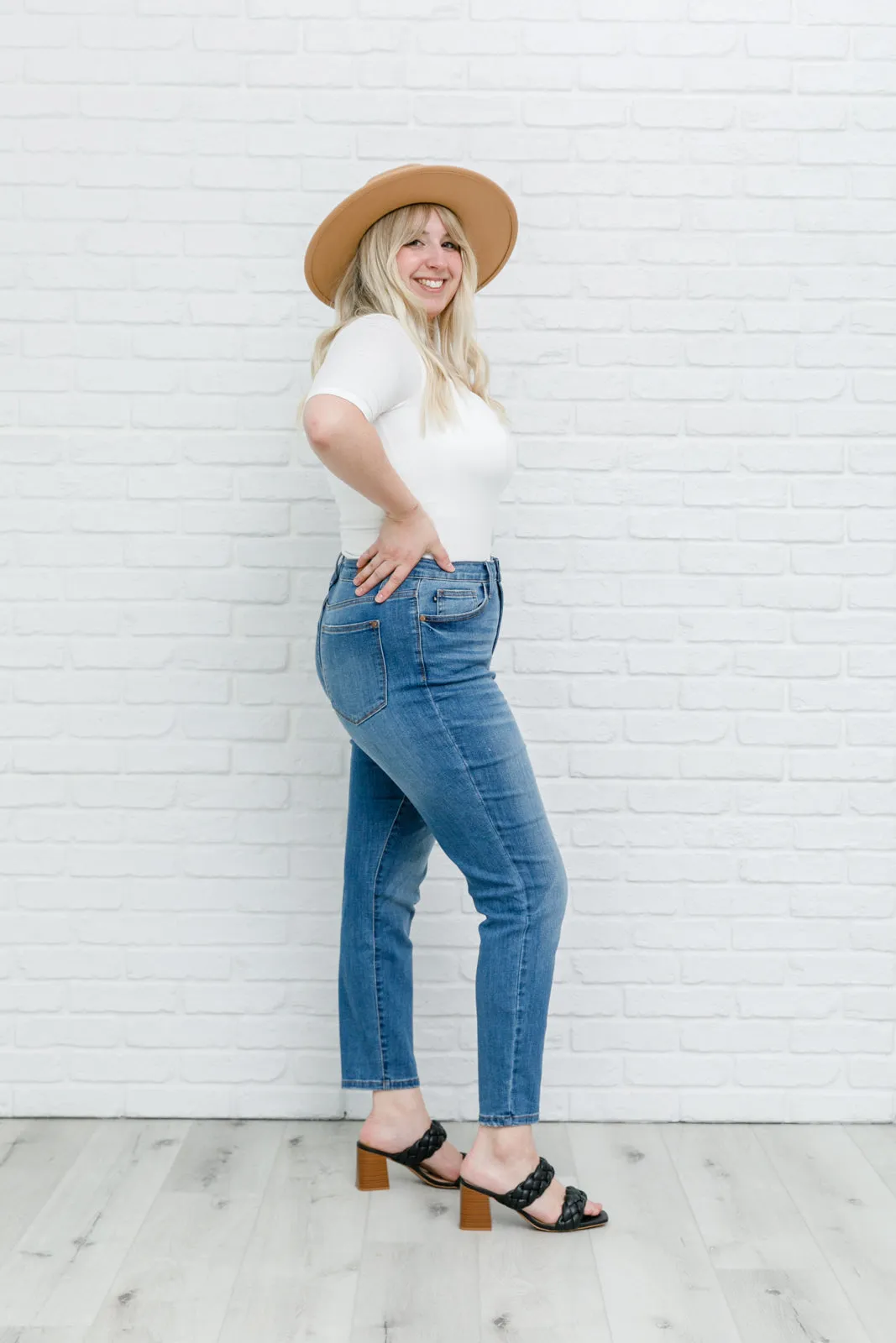 JUDY BLUE High Waist Slim Fit Jeans