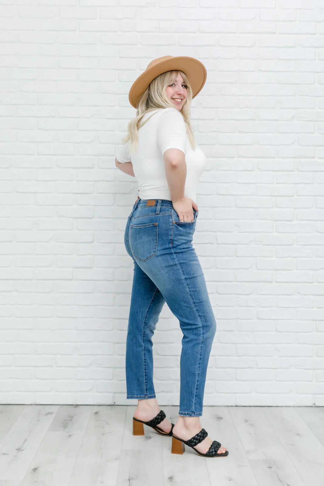 JUDY BLUE High Waist Slim Fit Jeans