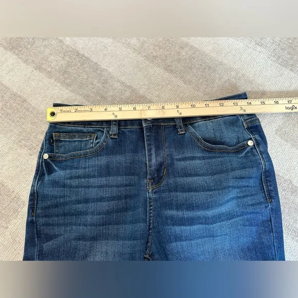 Judy Blue Women’s Straight Fit Jeans (JB82356) (Size 38)