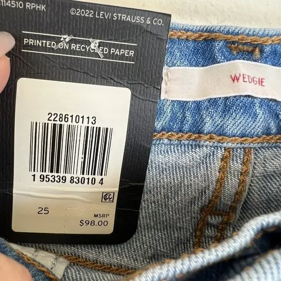 Levi’s High Rise Wedgie Jeans Size 25 Straight leg Distressed denim Button Fly