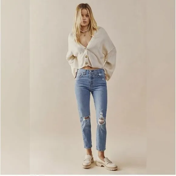 Levi’s High Rise Wedgie Jeans Size 25 Straight leg Distressed denim Button Fly
