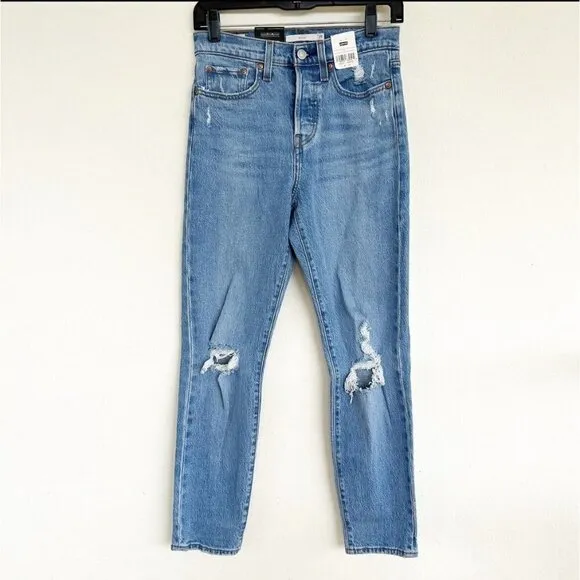 Levi’s High Rise Wedgie Jeans Size 25 Straight leg Distressed denim Button Fly