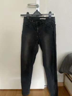 Levi’s jeans, skinny fit