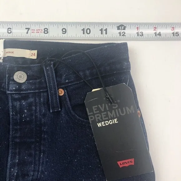 Levis Wedgie Fit Tapered Leg Jeans Size 24 Blue dark wash New