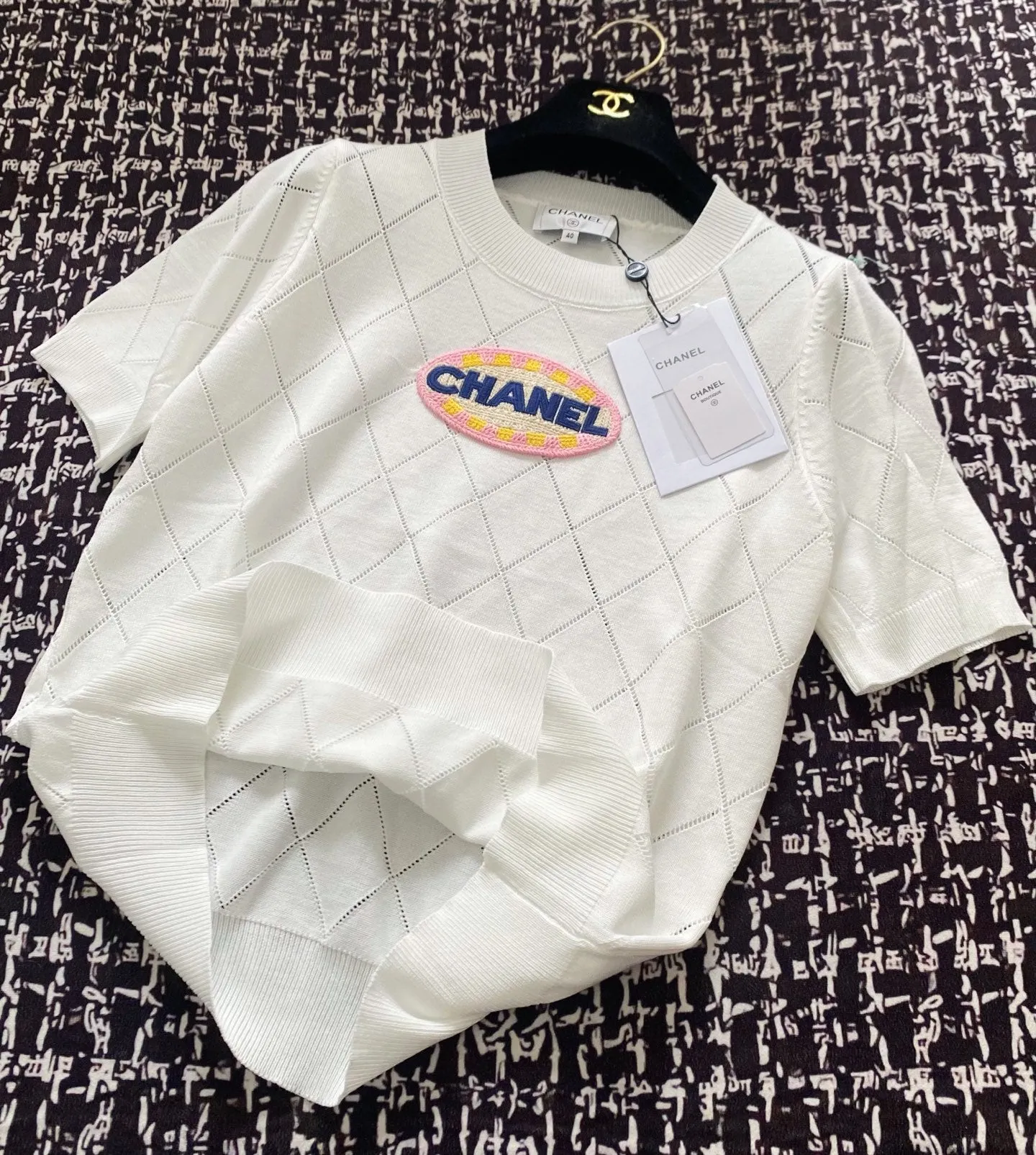 Medal design knitted short sleeves
