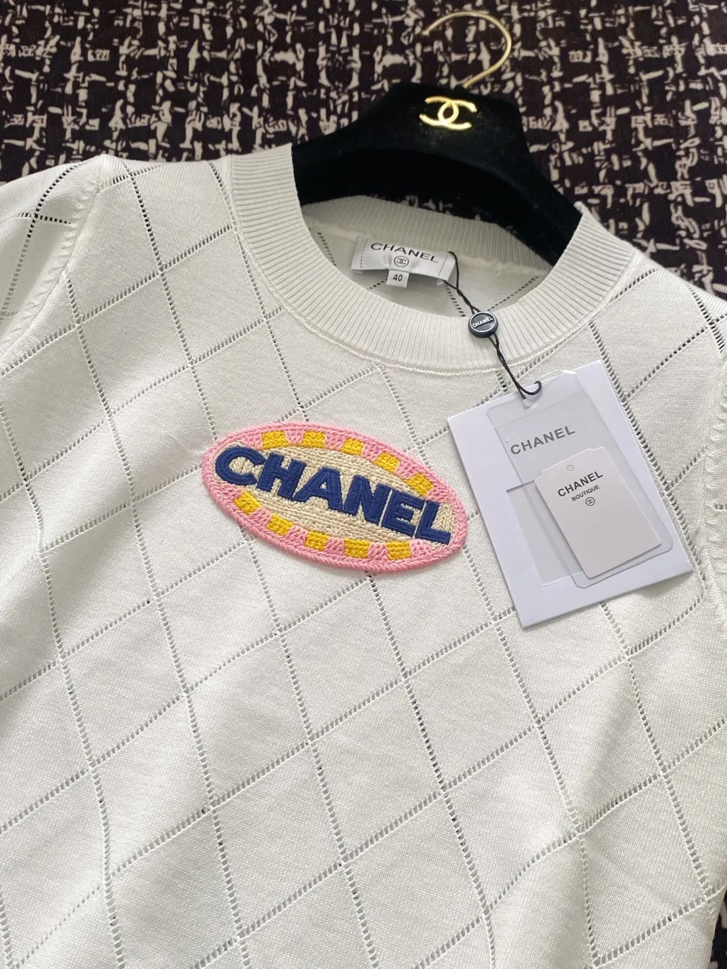 Medal design knitted short sleeves