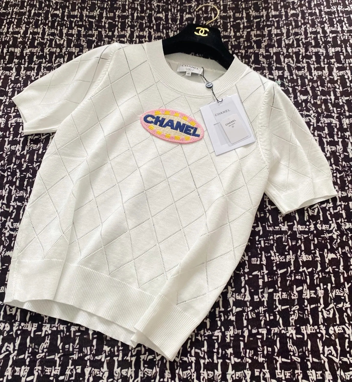 Medal design knitted short sleeves