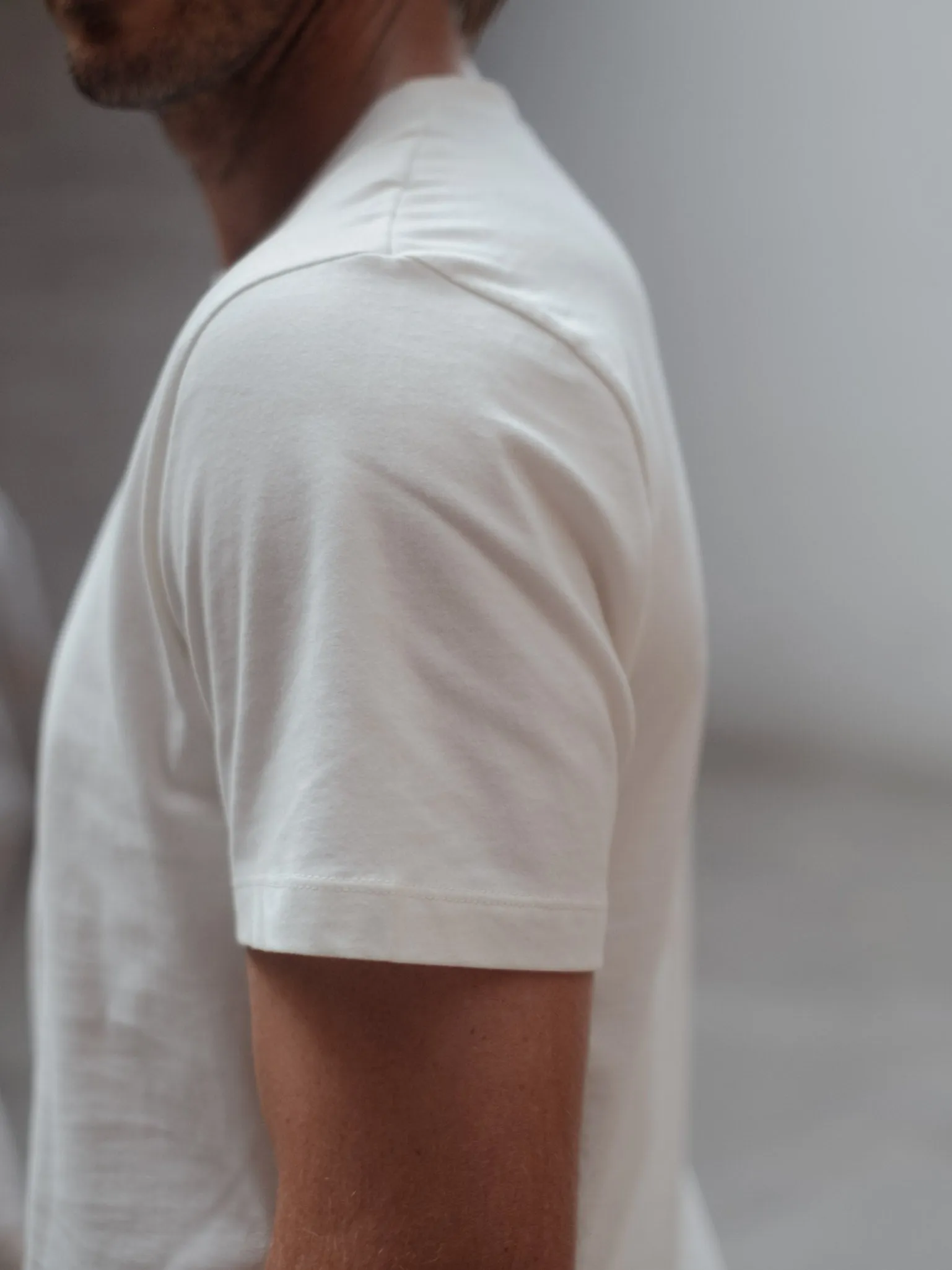 MEN RIGHT FIT TEE - CREAMY