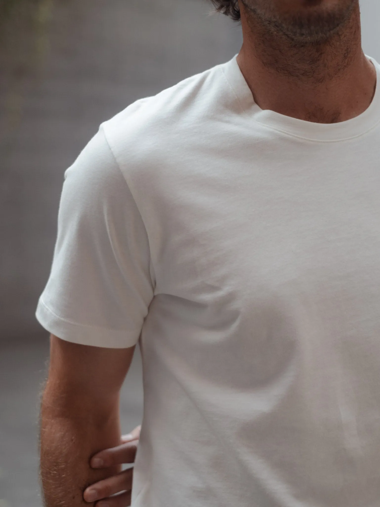 MEN RIGHT FIT TEE - CREAMY