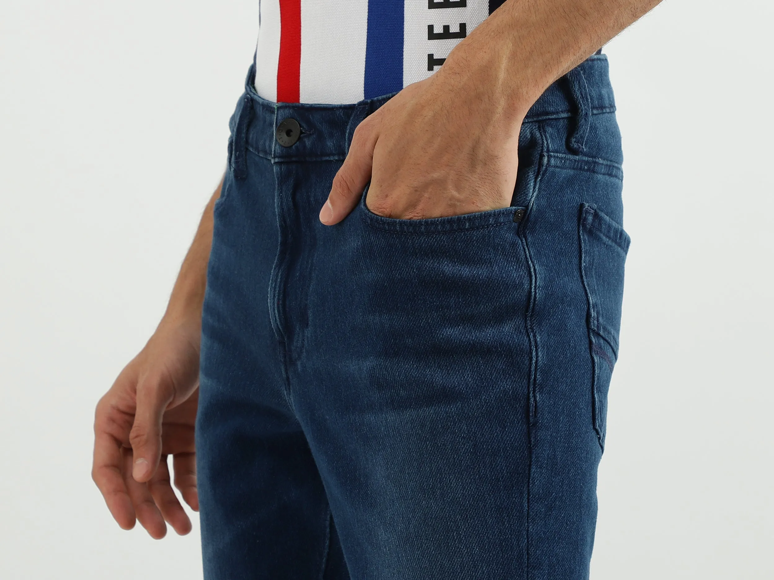 Men Solid Skinny Fit Jeans