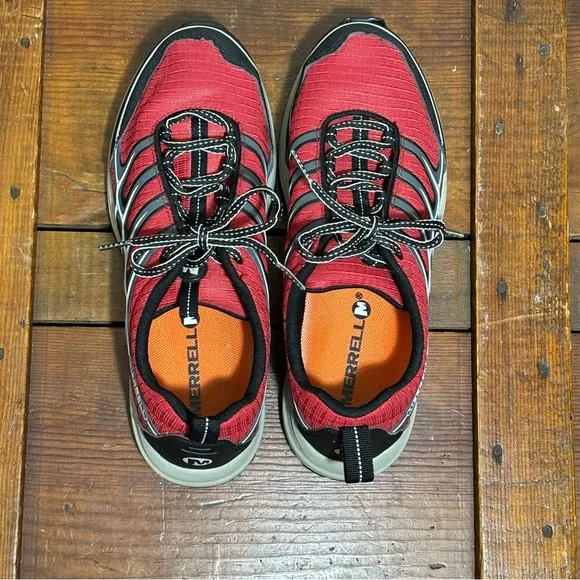Merrell Versatile Performance Runner Black/Pompeian Red Men’s shoe Size 8.