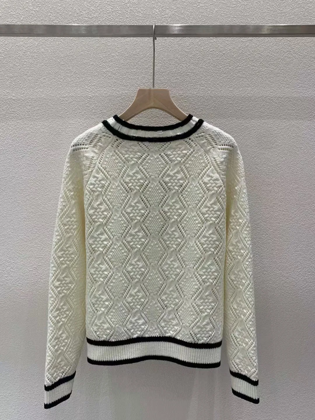 New Diamond Pullover Long Sleeve Sweater