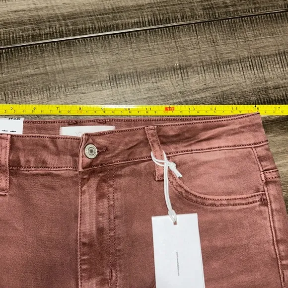 New Vervet High Rise Dark Mauve DistressedBootcut Jeans 31