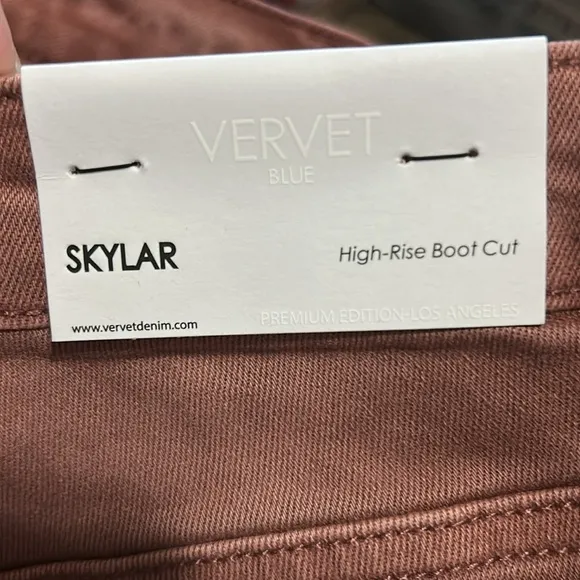 New Vervet High Rise Dark Mauve DistressedBootcut Jeans 31