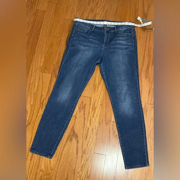 Nine‎ West- Blue Wash Skinny Womans Jeans Size 12