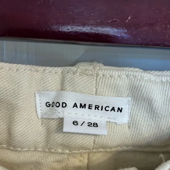 NWT Good American, Good Classic Jeans, Skinnyish Fit, Size 6 in Bone