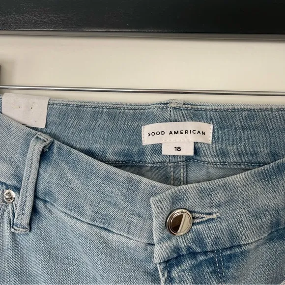 NWT Good American Women's Sz 18 Good Waist Crop Denim Jeans Distressed GWC075T