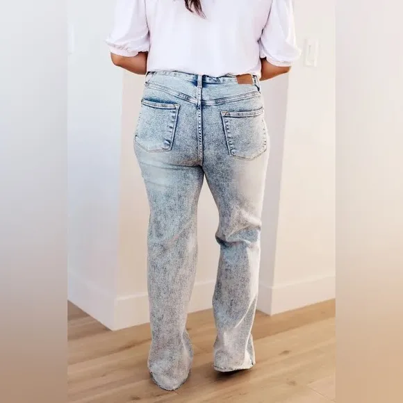 NWT Judy Blue High Waist Mineral Wash Raw Hem Wide Jeans