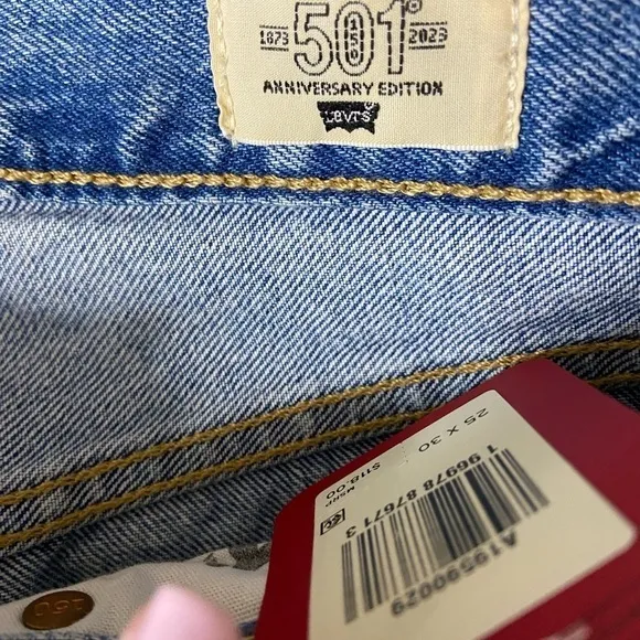 NWT Levi's 501 90's Distressed Jeans 150th Anniversary size 25x30