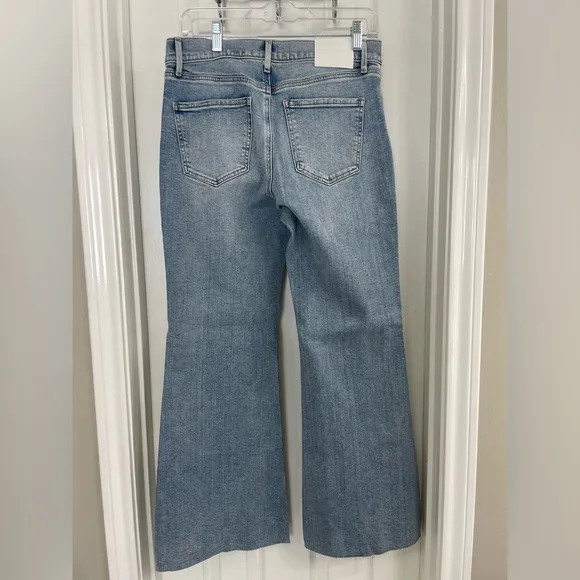 NWT Mid Rise Light Wash Front Vent '70sFlare Jeans Size 8S