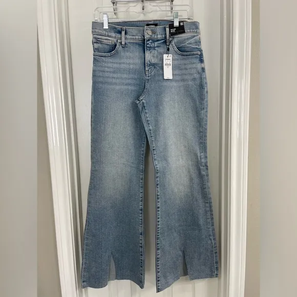 NWT Mid Rise Light Wash Front Vent '70sFlare Jeans Size 8S