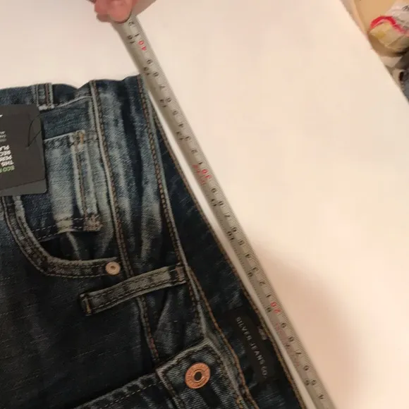 NWT SILVER JEANS BEAU GIRLFRIEND FIT MID RIDE CROP ANKLE HOLES 28 rips